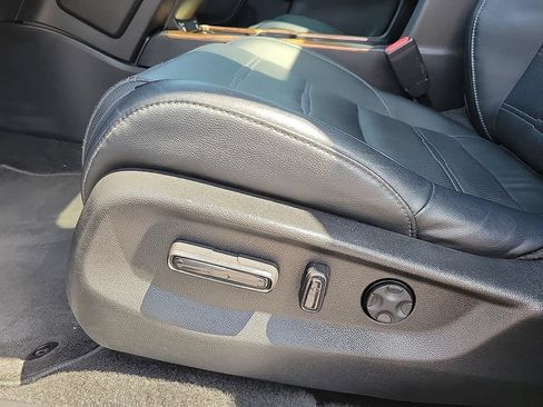 Used 2022 Honda CR-V Touring image 12