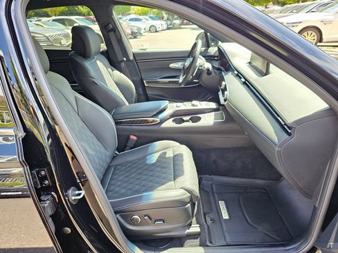 Certified 2025 Genesis GV70 3.5T Sport w/ Sport Prestige Package AWD/4WD image 29