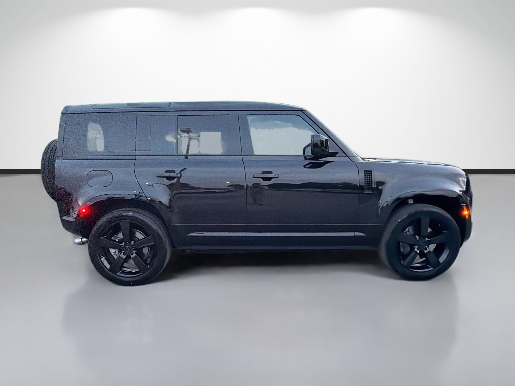 New 2026 Land Rover Defender 110 X-Dynamic SE AWD/4WD image 6