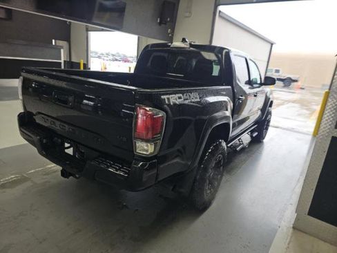 Used 2021 Toyota Tacoma TRD Off-Road w/ Technology Package AWD/4WD image 3