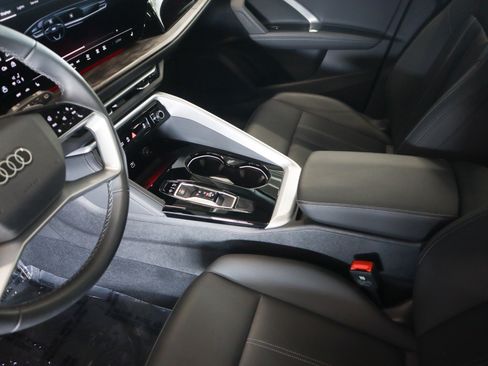 Certified 2025 Audi Q5 Premium w/ Convenience Package image 23