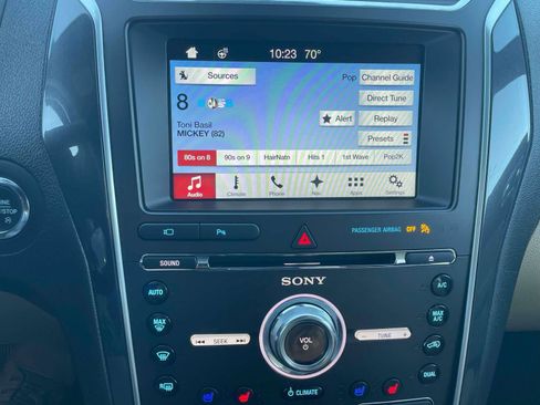 Used 2017 Ford Explorer Limited image 9