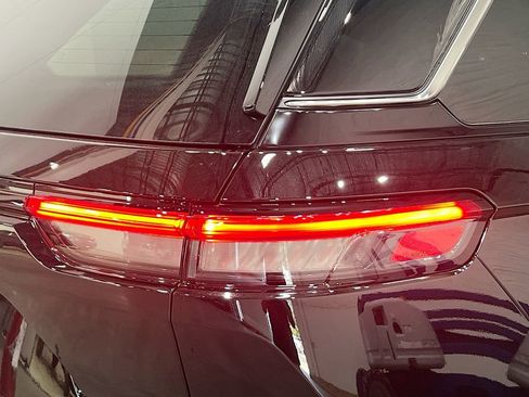 New 2025 Jeep Grand Cherokee Limited w/ Luxury Tech Group II image 44