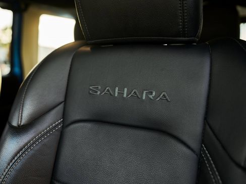 Used 2022 Jeep Wrangler Unlimited Sahara image 30