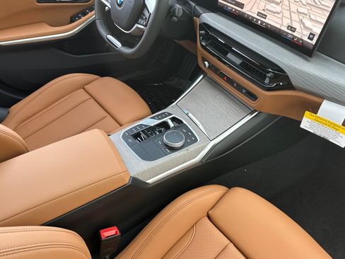 Used 2026 BMW 330i Sedan w/ Premium Package RWD image 27