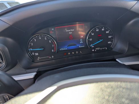 Used 2022 Ford Explorer XLT image 12