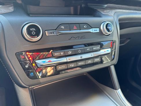 Used 2020 Ford Explorer Platinum image 55