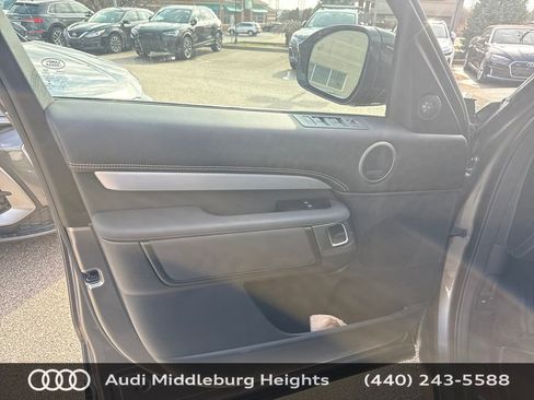 Used 2023 Land Rover Discovery S R-Dynamic image 6