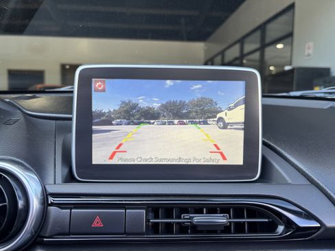 Used 2017 MAZDA MX-5 Miata Grand Touring image 25