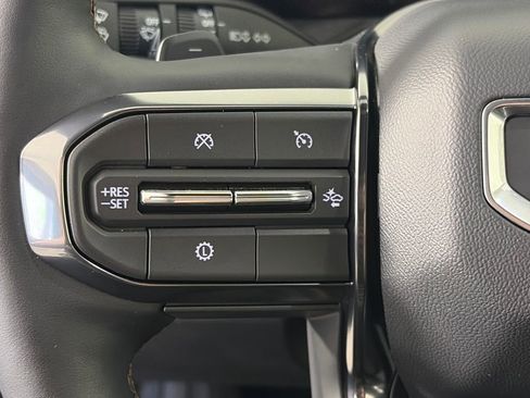 Used 2025 GMC Acadia AT4 image 17