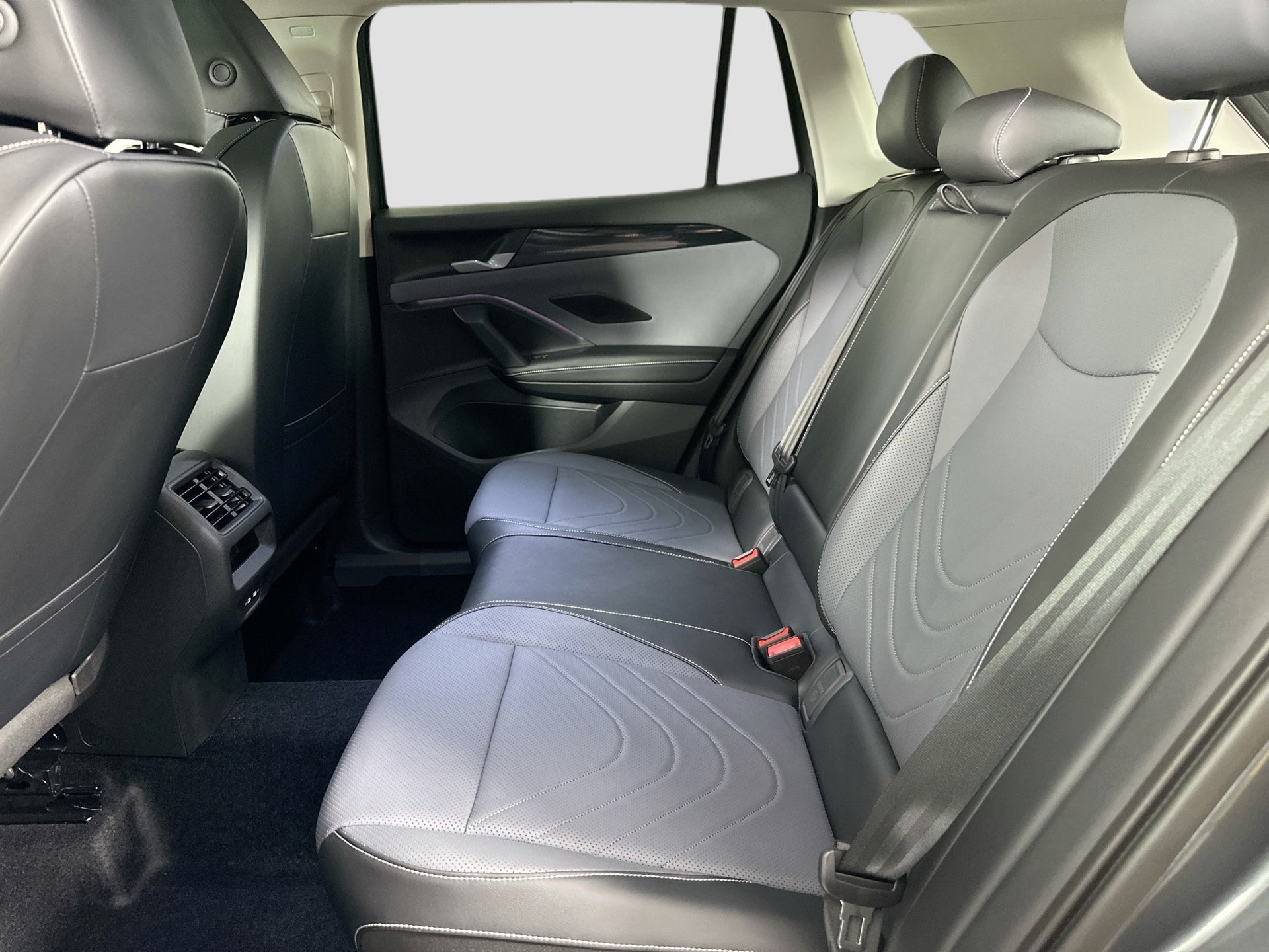 Certified 2026 Volkswagen Tiguan SE AWD/4WD image 23