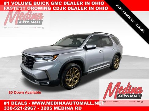 Used 2024 Honda Pilot Touring image 1