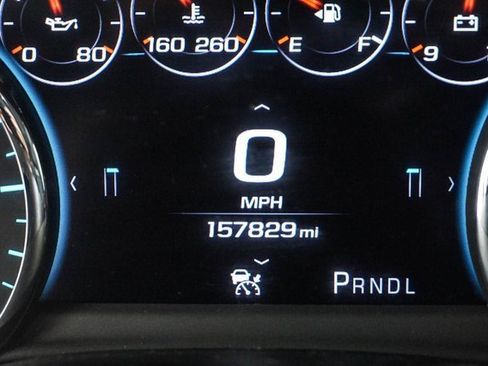 Used 2018 Chevrolet Suburban Premier image 32