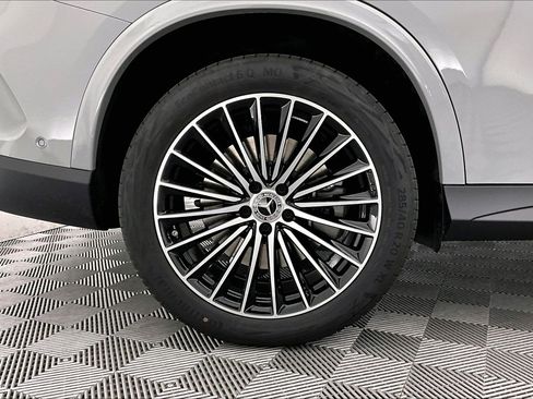 New 2026 Mercedes-Benz GLC 350e 4MATIC image 9
