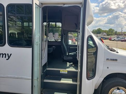 Used 2017 Ford E-350 and Econoline 350 Super Duty w/ Shuttle Bus Prep Package RWD image 5
