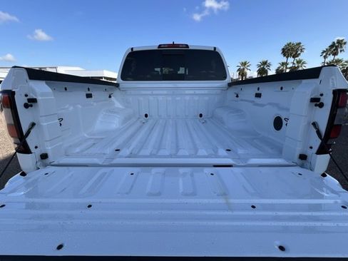 New 2026 Nissan Frontier SV image 7
