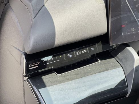 Certified 2025 BMW 530i xDrive w/ Premium Package image 27