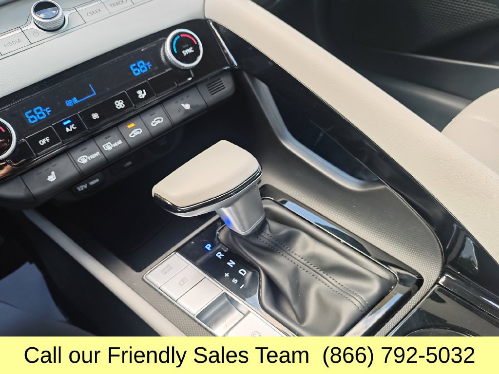 Used 2025 Hyundai Elantra Limited FWD image 24
