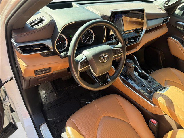 Used 2022 Toyota Highlander Platinum AWD/4WD image 13
