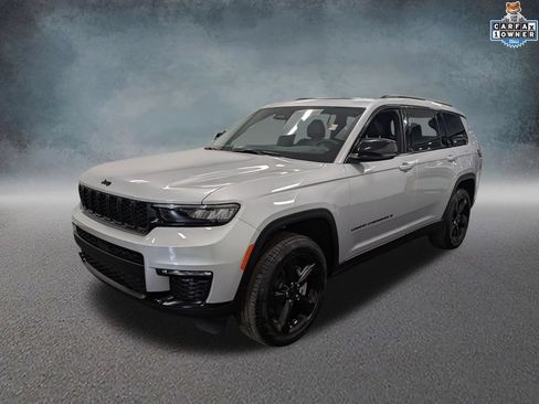 Used 2025 Jeep Grand Cherokee L Limited w/ Black Appearance Package AWD/4WD image 1