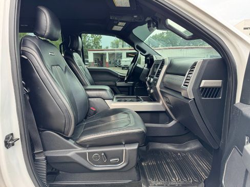 Used 2017 Ford F350 Platinum w/ Platinum Ultimate Package AWD/4WD image 18