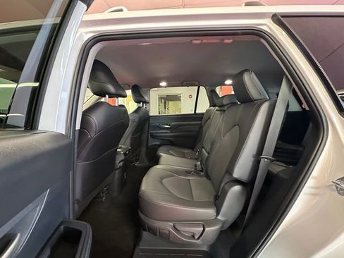 Certified 2025 Toyota Grand Highlander AWD image 15