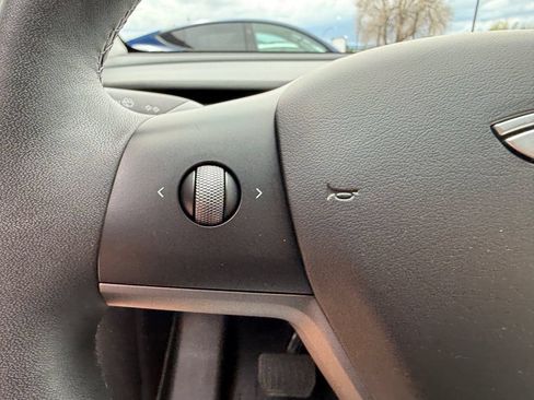 Used 2023 Tesla Model Y Long Range AWD/4WD image 31