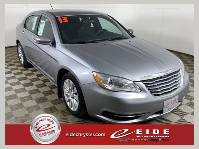 Used 2013 Chrysler 200 LX FWD image 1