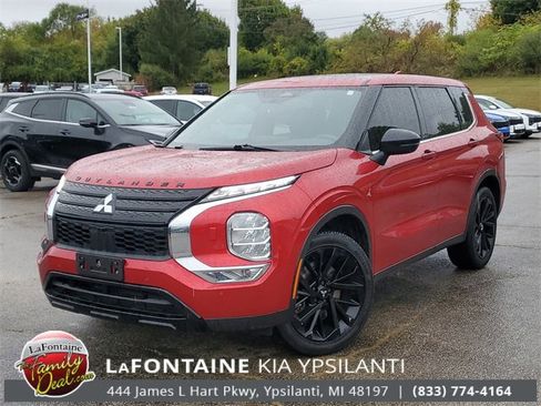 Used 2024 Mitsubishi Outlander SE Black Edition image 33