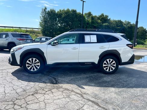 Used 2023 Subaru Outback Premium AWD/4WD image 5