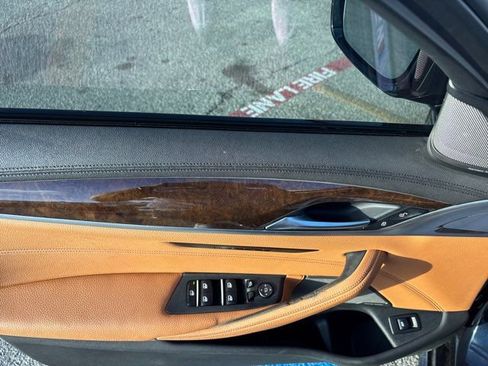 Used 2019 BMW M550i xDrive w/ Premium Package 2 image 16