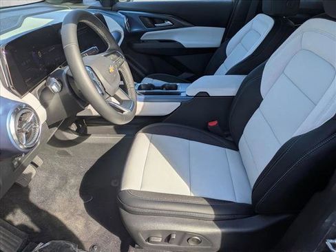 New 2026 Chevrolet Equinox EV LT image 4