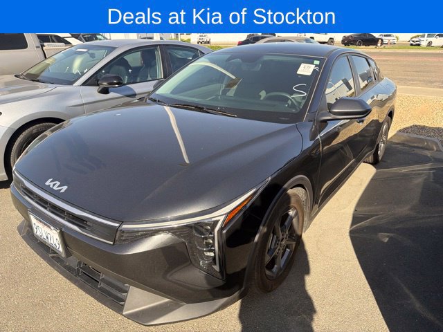 Certified 2025 Kia K4 FWD image 1