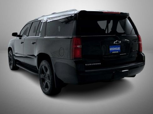 Used 2019 Chevrolet Suburban LT w/ Luxury Package AWD/4WD image 7