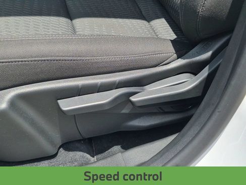 Used 2025 Chevrolet Equinox LT AWD/4WD image 18