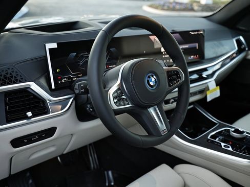 New 2026 BMW X5 xDrive50e w/ Executive Package image 20