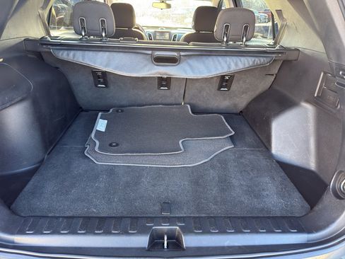 Used 2018 Chevrolet Equinox LT image 35