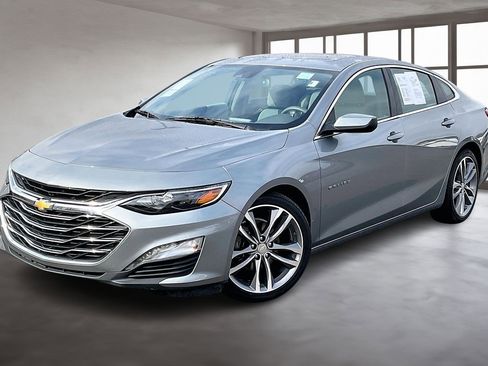 Used 2023 Chevrolet Malibu LT image 3