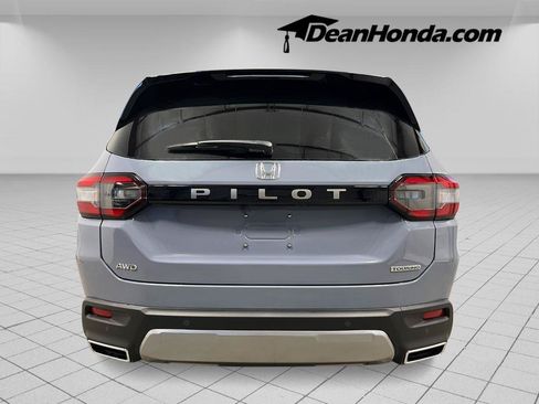 New 2026 Honda Pilot Touring image 4