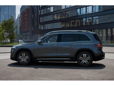 Used 2025 Mercedes-Benz EQB 250+ image 32