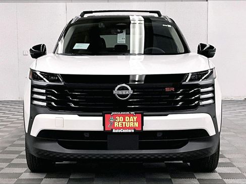 New 2026 Nissan Kicks SR w/ SR Premium Package AWD/4WD image 16