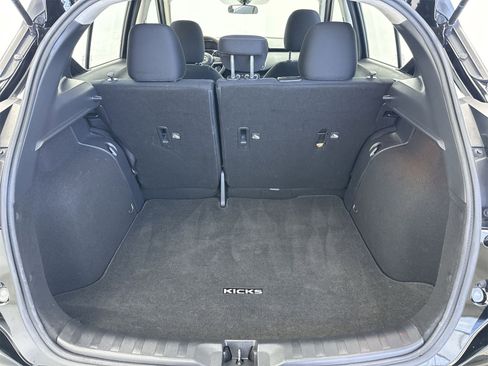 Used 2022 Nissan Kicks S image 38