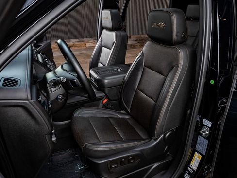 Used 2023 Chevrolet Tahoe High Country image 30
