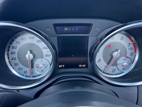 Used 2015 Mercedes-Benz SLK 250 image 24