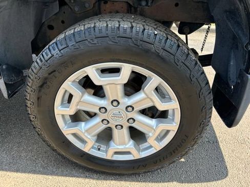 Used 2017 Nissan Titan SL AWD/4WD image 50