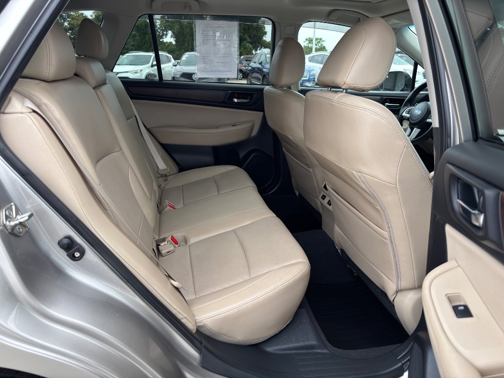 Used 2017 Subaru Outback 3.6R Limited AWD/4WD image 23