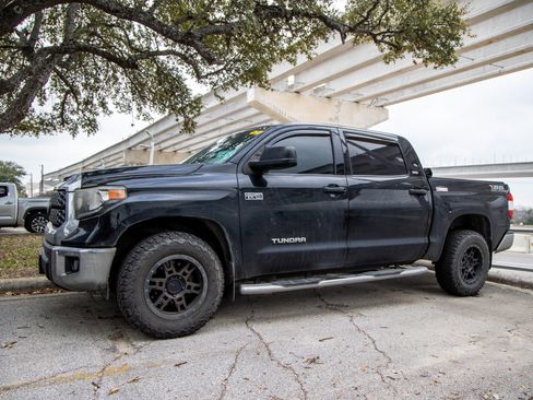Used 2020 Toyota Tundra SR5 image 3