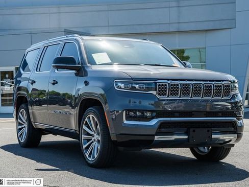 Used 2023 Jeep Grand Wagoneer 4WD w/ Flexible Seating Group image 1
