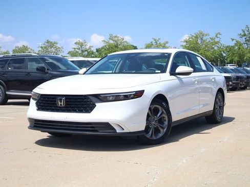 Used 2024 Honda Accord EX image 2