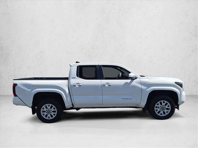 Used 2024 Toyota Tacoma SR5 AWD/4WD image 4